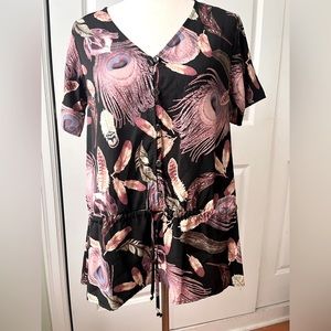 Hopely Boho tunic top with feather pattern fabric size S.